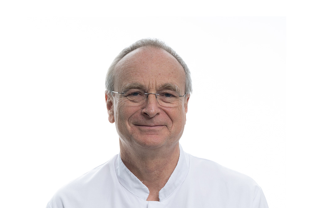 Dr. Guy BERNARD